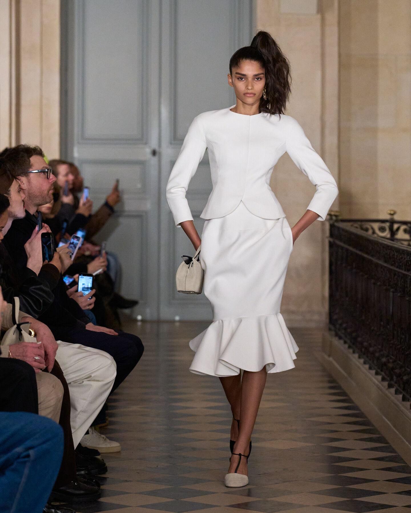 Look 1
