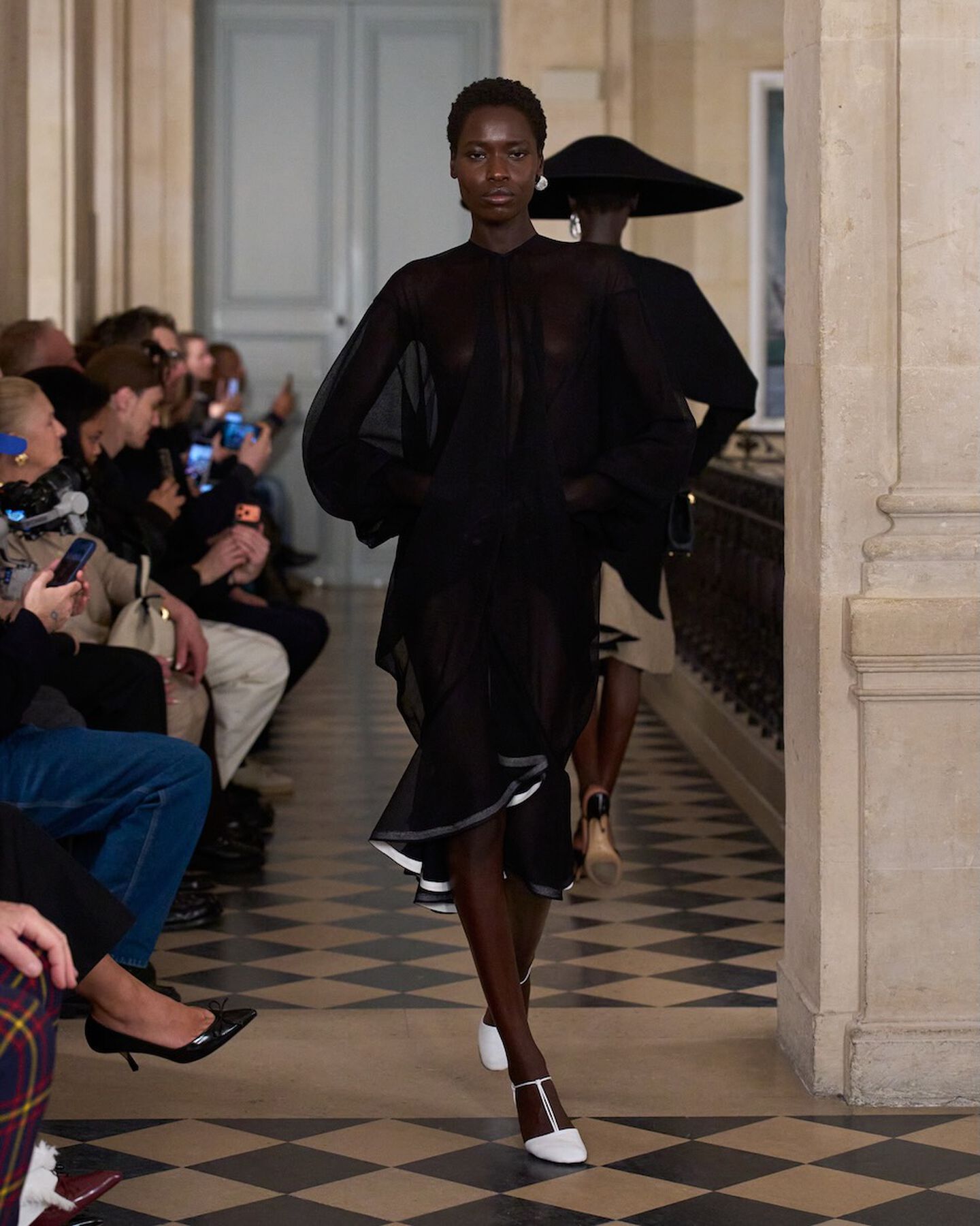 Look 4