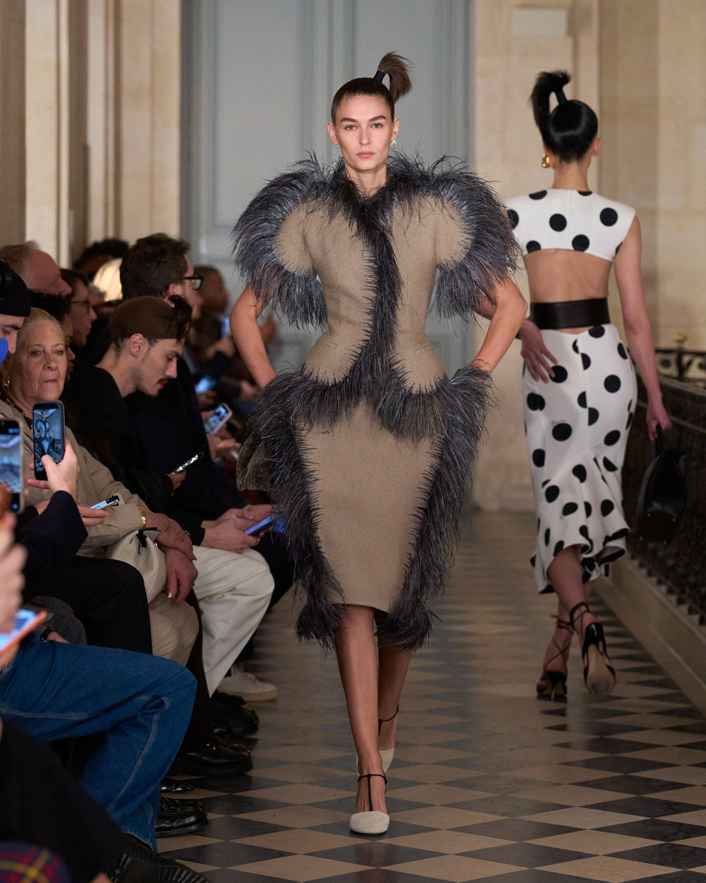 Look 49